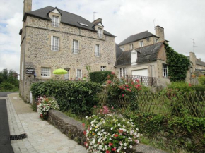 Hotels in Jugon-Les-Lacs